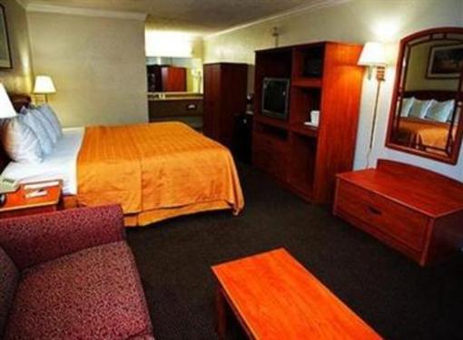 фото отеля Quality Inn Aiport