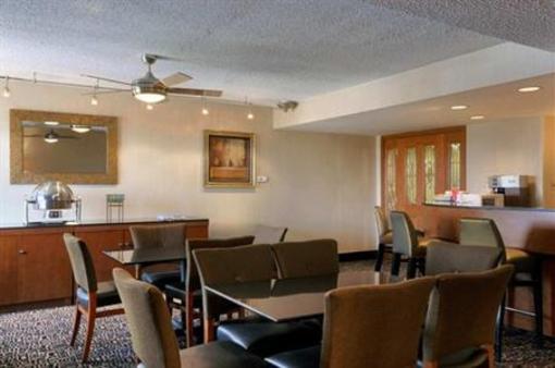 фото отеля DoubleTree by Hilton Hotel Memphis