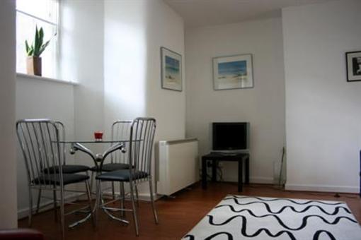 фото отеля The Clarendon Apartments Leamington Spa