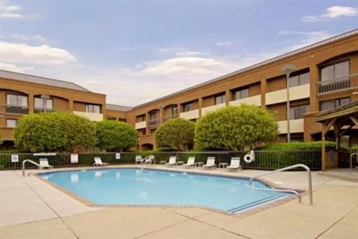 фото отеля Comfort Suites Chesapeake