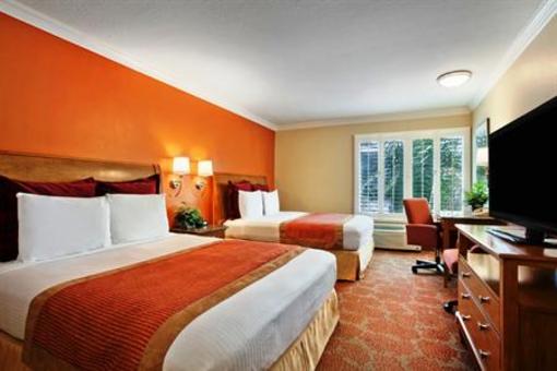 фото отеля Desert Palms Hotel & Suites