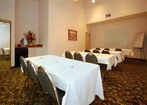 фото отеля Comfort Suites - Columbus Clara St