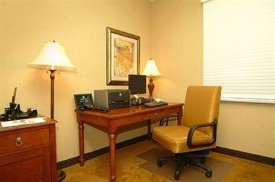 фото отеля Embassy Suites San Luis Obispo