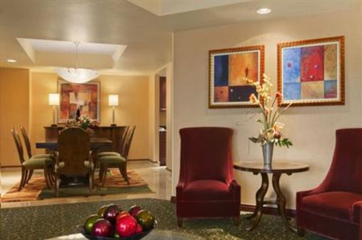 фото отеля Embassy Suites Hampton Rd Convention Ctr