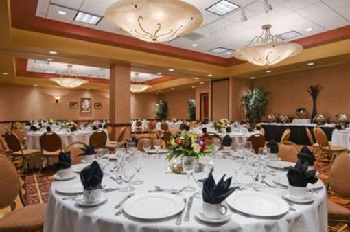 фото отеля Embassy Suites Hampton Rd Convention Ctr