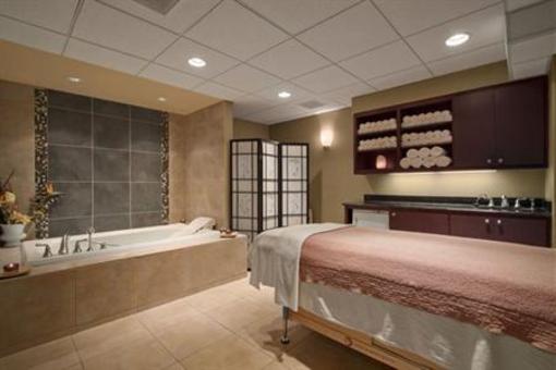 фото отеля Embassy Suites Hampton Rd Convention Ctr