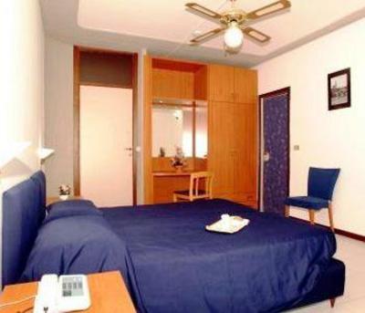 фото отеля Aurhotel