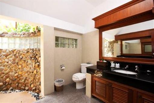 фото отеля Hotspring Beach Resort & Spa
