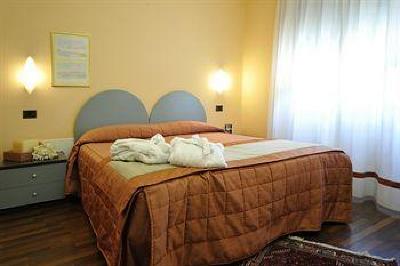 фото отеля Hotel Vittoria Sondrio