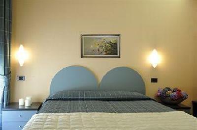 фото отеля Hotel Vittoria Sondrio
