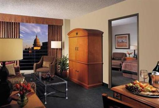 фото отеля Doubletree Guest Suites Austin