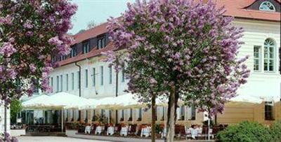 фото отеля Schloss Hotel Dresden Pillnitz