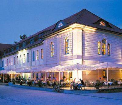 фото отеля Schloss Hotel Dresden Pillnitz