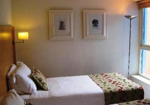 фото отеля Holyrood Aparthotel