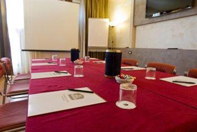 фото отеля BEST WESTERN Modena District