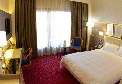 фото отеля BEST WESTERN Modena District