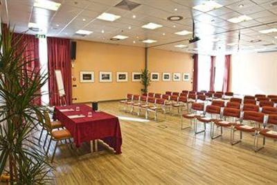 фото отеля BEST WESTERN Modena District
