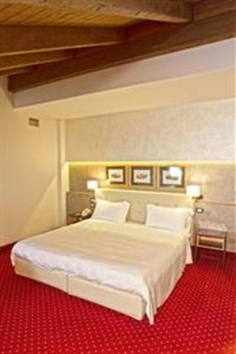 фото отеля BEST WESTERN Modena District