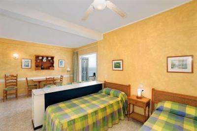 фото отеля Apartamentos Vistamar Menorca