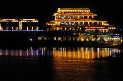 фото отеля Warm Island Lake Resort Hangzhou