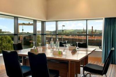 фото отеля Hilton Belfast