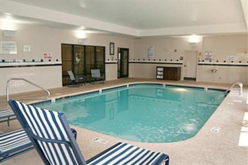 фото отеля Hampton Inn Mount Airy