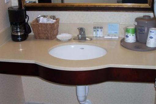 фото отеля Hampton Inn Mount Airy