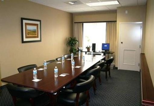 фото отеля Hampton Inn Mount Airy