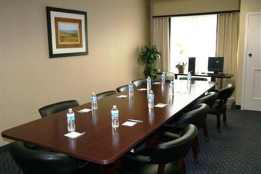фото отеля Hampton Inn Mount Airy