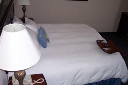 фото отеля Hampton Inn Mount Airy