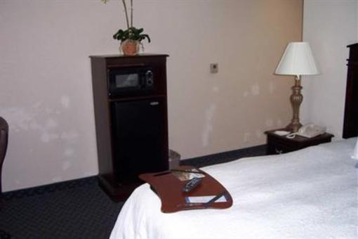 фото отеля Hampton Inn Mount Airy