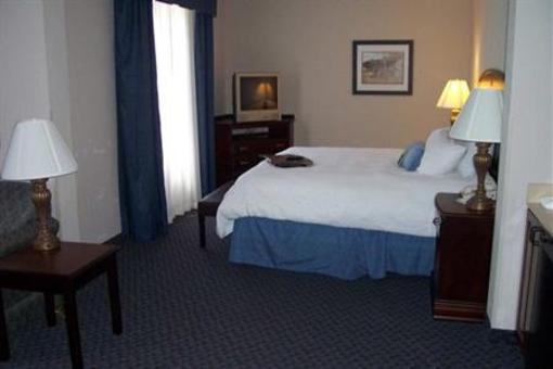 фото отеля Hampton Inn Mount Airy