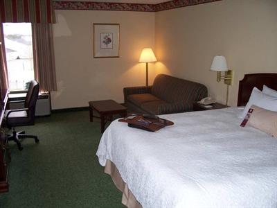 фото отеля Hampton Inn Mount Airy