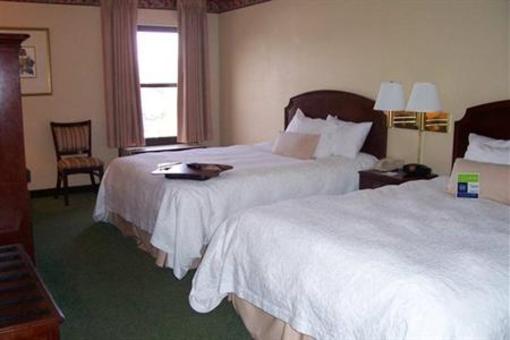 фото отеля Hampton Inn Mount Airy
