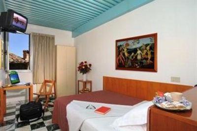 фото отеля Hotel Raffaello Urbino