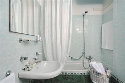 фото отеля Hotel Raffaello Urbino