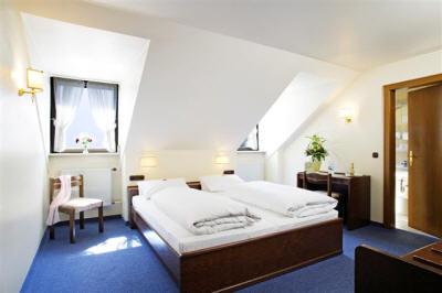 фото отеля Hotel Huberhof Allershausen