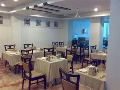 фото отеля Le Roi Hotel New Delhi