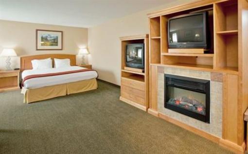 фото отеля Holiday Inn Express Hotel & Suites Vernon
