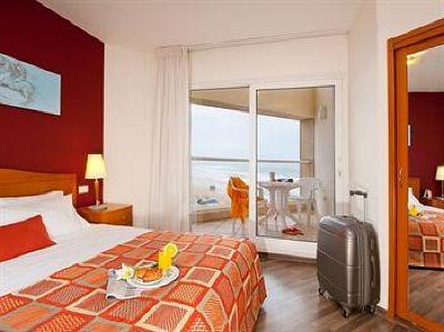 фото отеля Leonardo Suite Tel-Aviv Bat-Yam