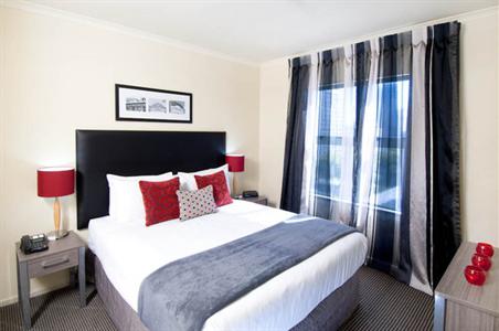 фото отеля Quest Auckland Serviced Apartments