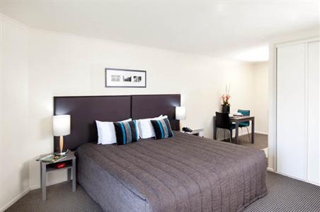 фото отеля Quest Auckland Serviced Apartments