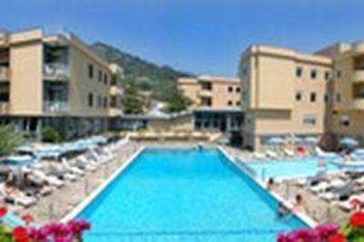 фото отеля Hotel San Pietro Maiori
