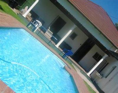 фото отеля Stumble Inn Backpackers Lodge