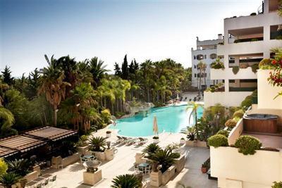 фото отеля Apartamentos Guadalpin Boutique