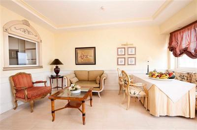 фото отеля Apartamentos Guadalpin Boutique