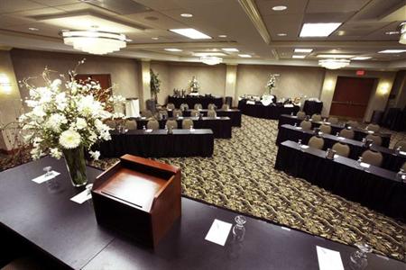 фото отеля Hampton Inn & Suites Country Club Plaza