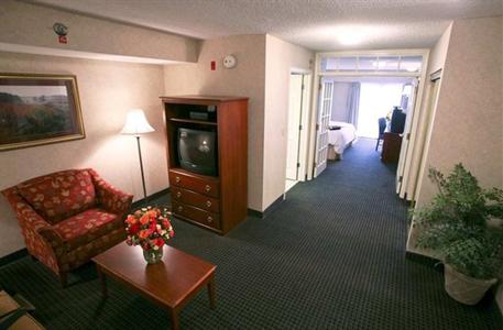 фото отеля Hampton Inn & Suites Country Club Plaza