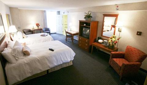 фото отеля Hampton Inn & Suites Country Club Plaza