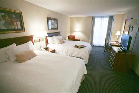 фото отеля Hampton Inn & Suites Country Club Plaza